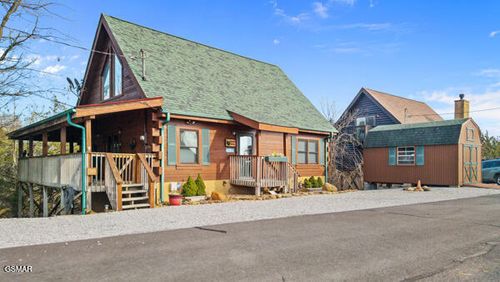 940 Buck Way, Sevierville, TN, 37876-2801 | Card Image