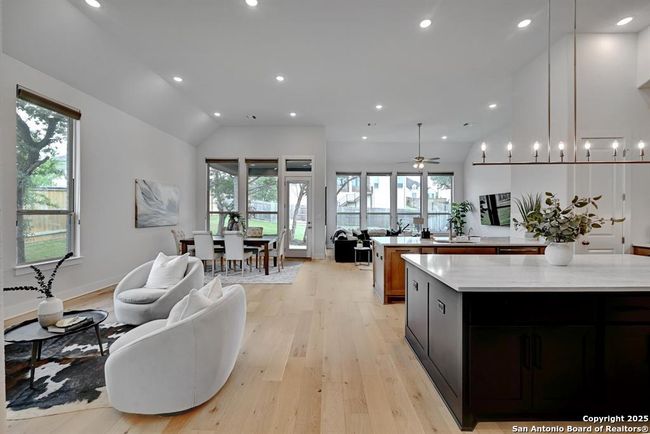 422 Quiet Oak Rd, House other with 4 bedrooms, 5 bathrooms and null parking in San Marcos TX | Image 9