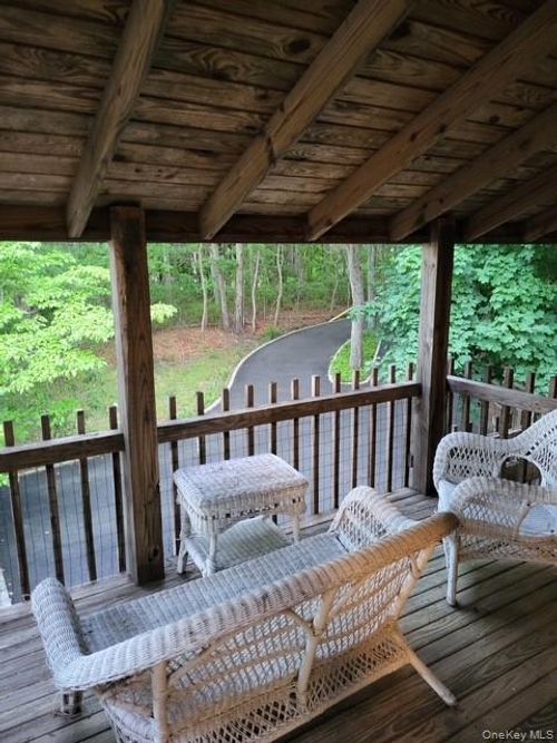 22 Pine Court, Riverhead, NY, 11901 | Card Image