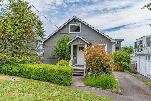 221 Lebleu St, Coquitlam, BC, V3K4L7 | Card Image