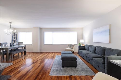 206-4550 Warwick Blvd, Kansas City, MO, 64111-1830 | Card Image
