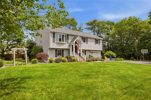 11 Carol Ave, Bristol, RI, 02809-1120 | Card Image