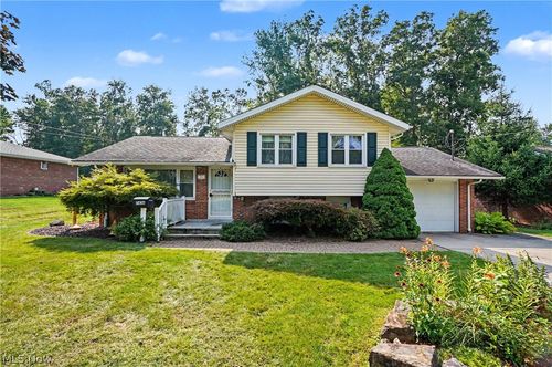 7436 Sugartree Dr, Youngstown, OH, 44512-5428 | Card Image