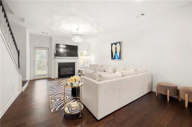 813 Ambient Way Sw, Townhouse with 2 bedrooms, 3 bathrooms and 2 parking in Atlanta GA | Image 8