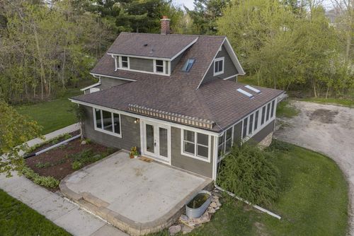 412 West Avenue, Pewaukee, WI, 53072 | Card Image