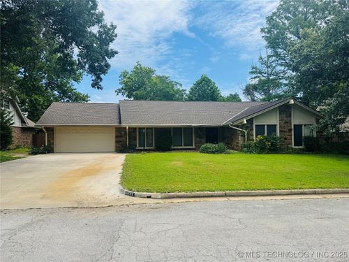 6635 S 76th East Ave, Tulsa, OK, 74133-1836 | Card Image