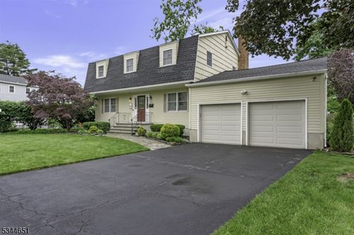318 Ambrose Ave, Middlesex, NJ, 08846-1203 | Card Image