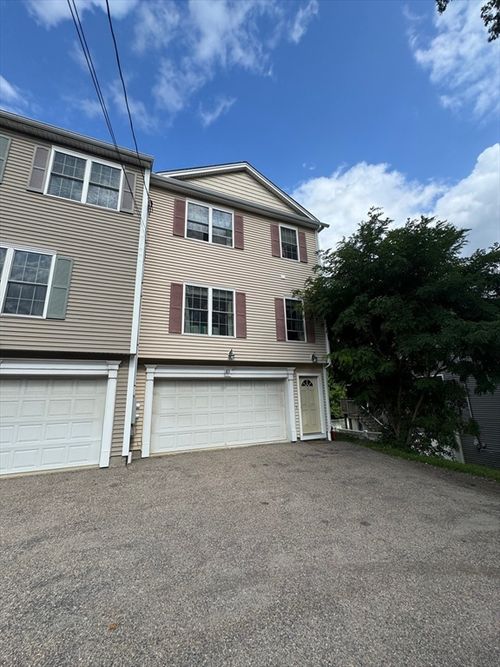 89 E Mountain St, Worcester, MA, 01606-1401 | Card Image