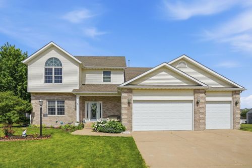 104 Park View Dr, Eldridge, IA, 52748 | Card Image