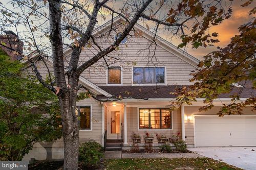 1 Sturbridge Ct, LAMBERTVILLE, NJ, 08530-1036 | Card Image