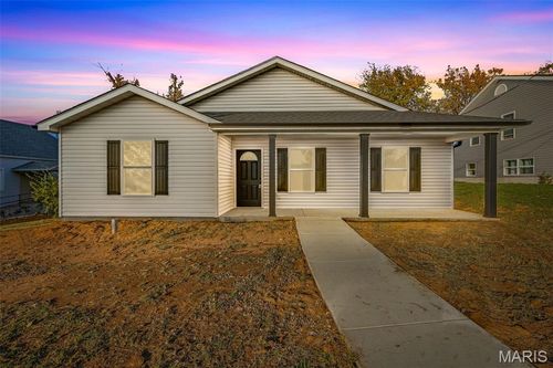 402 Houser St, Park Hills, MO, 63601-2244 | Card Image