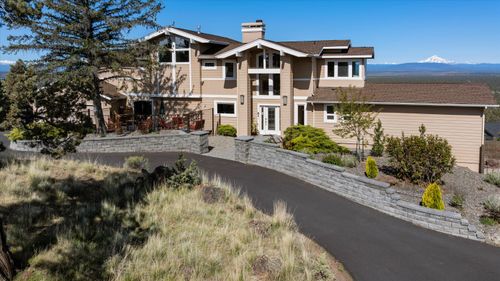 3124 Nw Lynch Way, Redmond, OR, 97756-7556 | Card Image