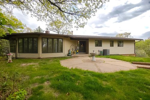 E655 Woodridge Dr, Eau Claire, WI, 54701-9695 | Card Image