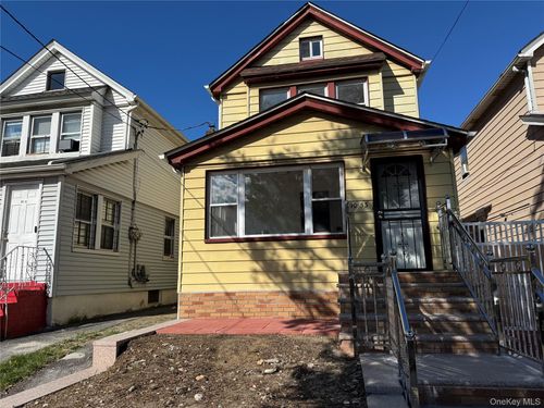 90-53 Francis Lewis Blvd, Queens Village, NY, 11428-1070 | Card Image