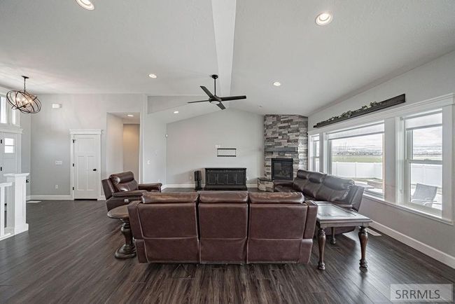 2868 Spring Gulch Dr, House other with 5 bedrooms, 4 bathrooms and 18 parking in Ammon ID | Image 6