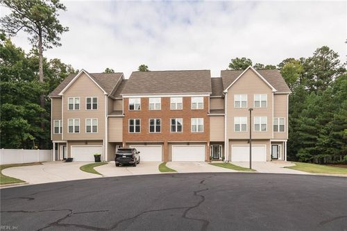 935 Eastfield Ln, Newport News, VA, 23602-2007 | Card Image