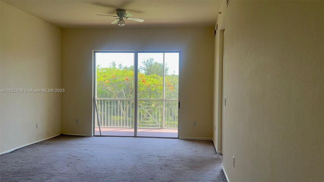 APT-211 - 3500 Oaks Clubhouse Dr, Condo with 3 bedrooms, 2 bathrooms and null parking in Pompano Beach FL | Image 10