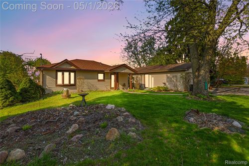 16280 Softwater Lake Dr, Linden, MI, 48451-8501 | Card Image