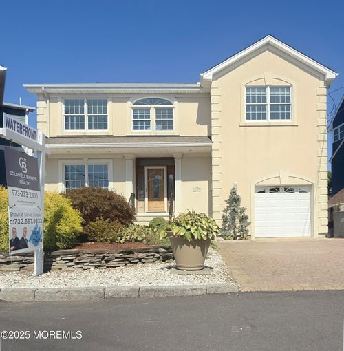 1663 East Dr, Point Pleasant Boro, NJ, 08742-5117 | Card Image