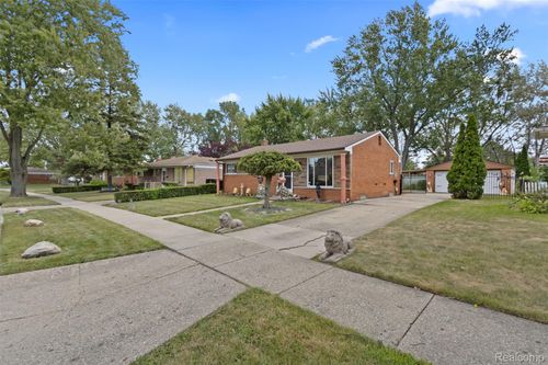 4952 Bernice Ave, Warren, MI, 48091-1219 | Card Image