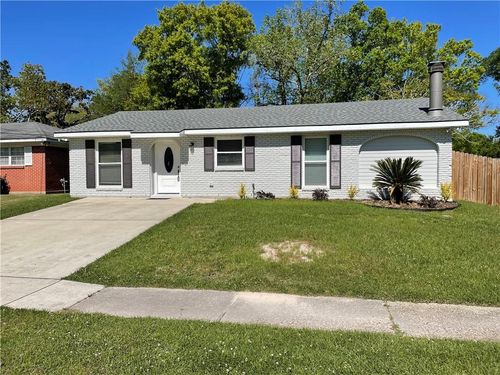 176 Meadowmoss Dr, Slidell, LA, 70458-4722 | Card Image