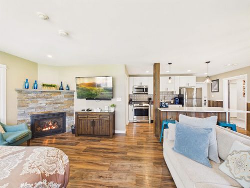 r41-unit-412-and-413-99 Killington Center Dr, Killington, VT, 05751 | Card Image