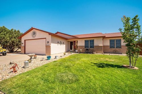 1095 W Broken Bow Dr, Pueblo West, CO, 81007-4093 | Card Image