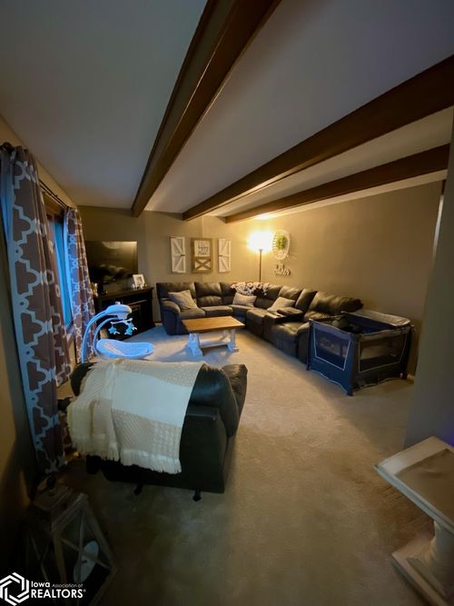 816 9th Ave Ne, Belmond, IA, 50421-1636 | Card Image