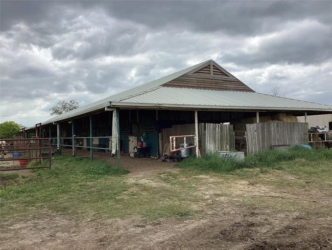 stables | Image 16