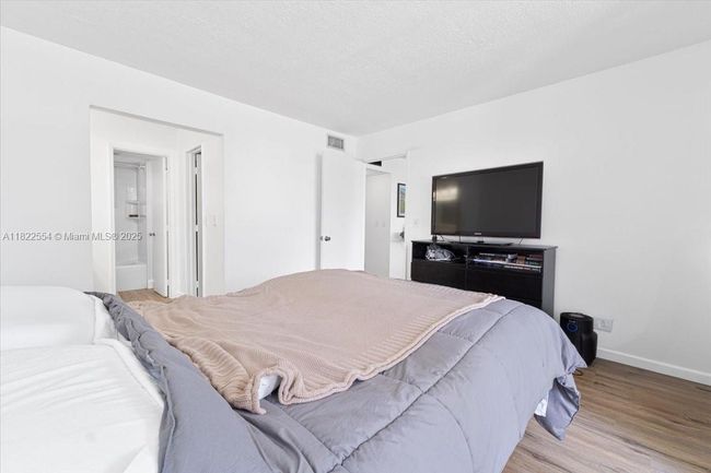 APT-206 - 9481 Evergreen Pl, Condo with 1 bedrooms, 1 bathrooms and null parking in Davie FL | Image 8