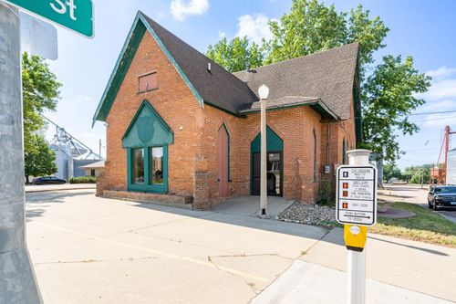 401 E 5th St Street, Canton, SD, 57013 | Card Image