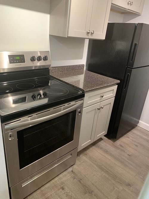apt-b-39 Grove St, Chestnut Hill, MA, 02467-4008 | Card Image