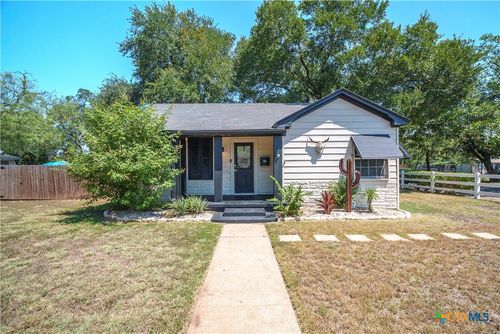 524 E 13th Ave, Belton, TX, 76513-2216 | Card Image