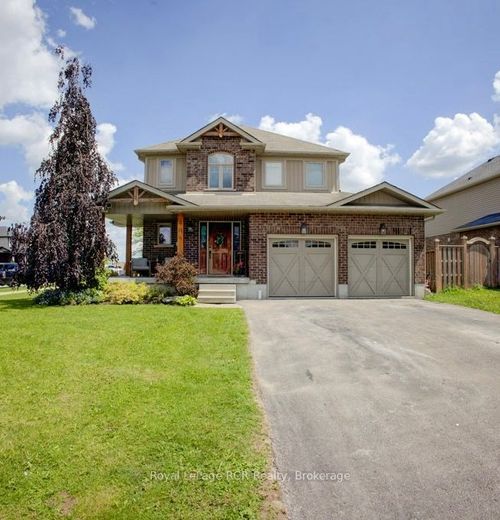 11 Green St, Drayton, ON, N0G1P0 | Card Image