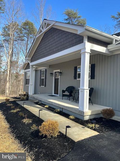 319 Pine Harbour Dr, MINERAL, VA, 23117-4640 | Card Image