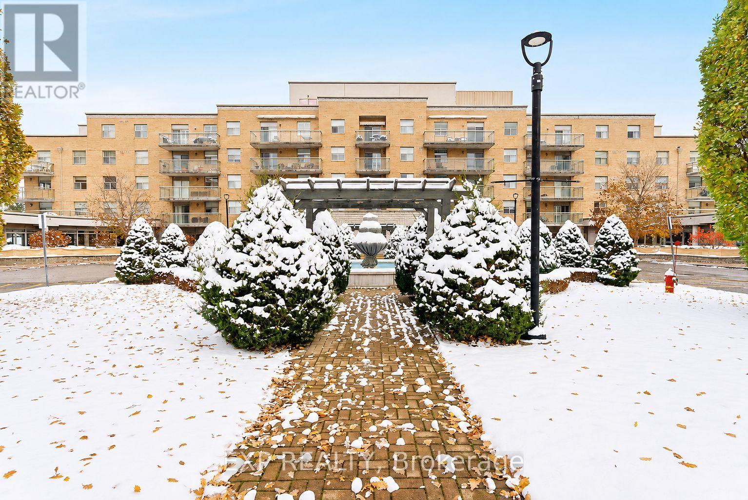 Residential in Vaughan (Maple) 4