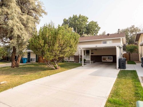 18 Sheridan Place W, Lethbridge, AB, T1K4M8 | Card Image