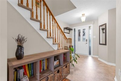 591 Taylor Cres, House attached with 3 bedrooms, 2 bathrooms and 2 parking in Burlington ON | Image 3