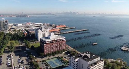 4-j-90 Bay Street Lndg, Staten Island, NY, 10301-2660 | Card Image
