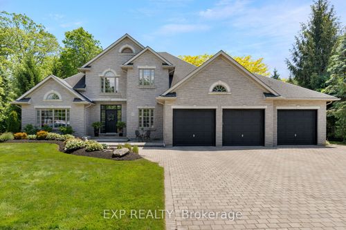 82 Kunda Park Boulevard, Pelham, ON, L0S1E7 | Card Image
