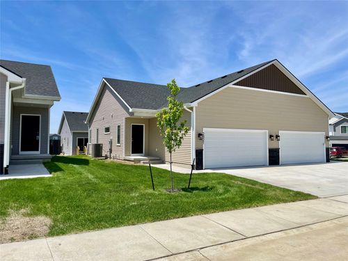 2921 Long Ave, Van Meter, IA, 50261-6222 | Card Image
