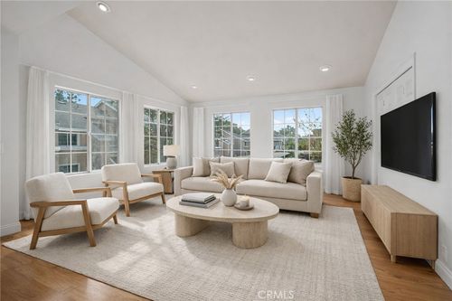 111 Greenfield, Irvine, CA, 92614-5466 | Card Image