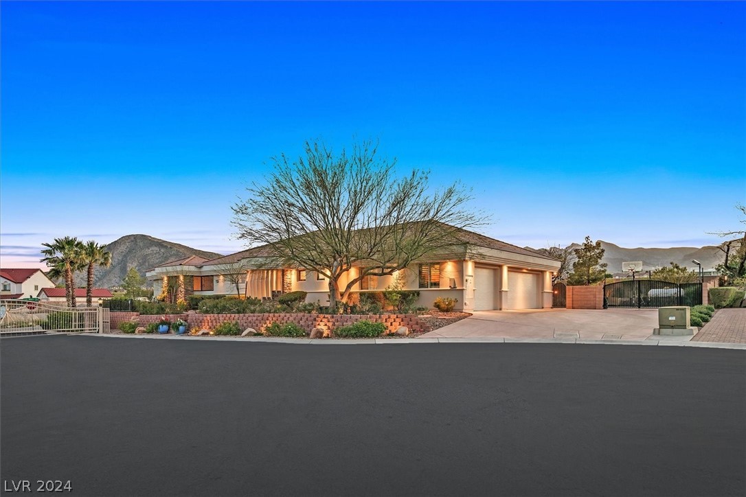 LA Madre Way, Las Vegas, NV 89149