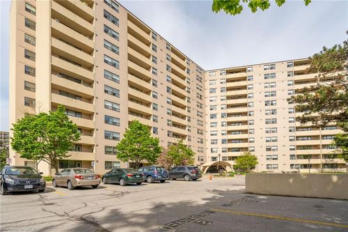 811-700 Dynes Rd, Burlington, ON, L7N3M2 | Card Image