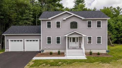 79 Park Dr, Acushnet, MA, 02743-1899 | Card Image