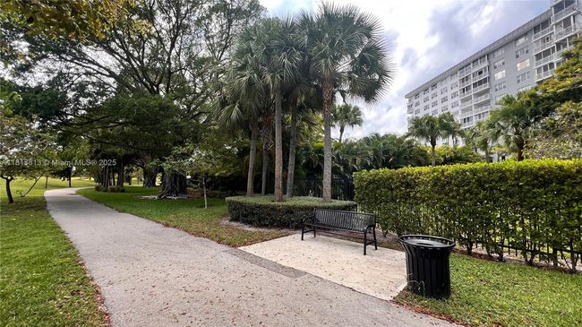 APT-505 - 4330 Hillcrest Dr, Condo with 1 bedrooms, 2 bathrooms and null parking in Hollywood FL | Image 39
