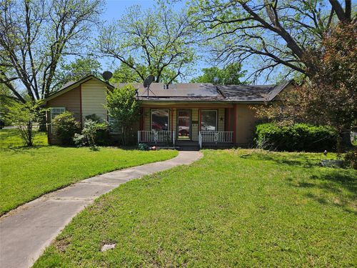 415 S Avenue K, Clifton, TX, 76634-2033 | Card Image