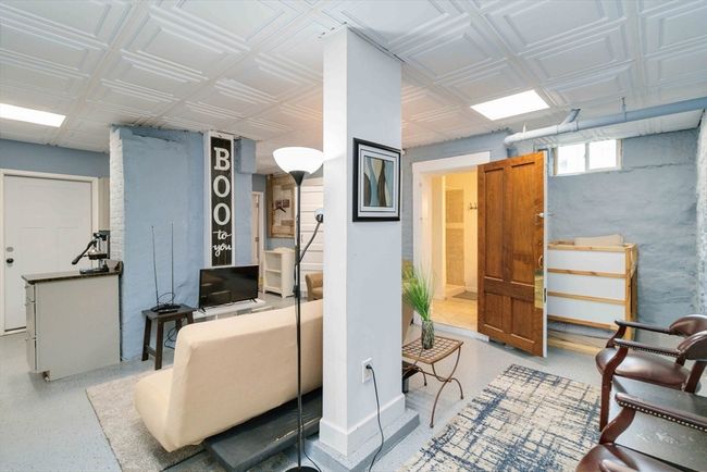 20 Edward St, House other with 8 bedrooms, 8 bathrooms and 7 parking in Worcester MA | Image 9