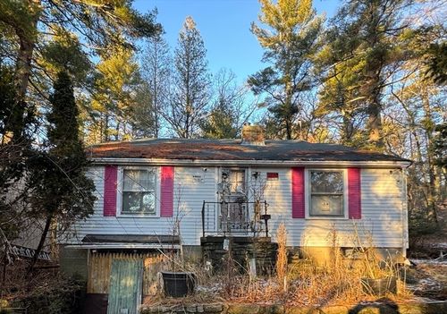 98 Medway St, Norfolk, MA, 02056-1328 | Card Image