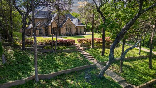 1254 Whispering Oaks Dr, Desoto, TX, 75115-7442 | Card Image